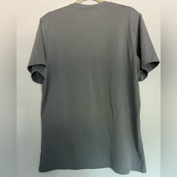 Men’s Grey gymshark athletic short sleeved shirt. Size large. - Picture 3 of 3